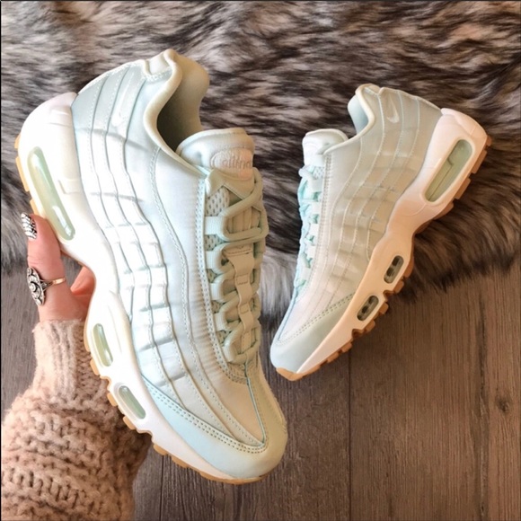 NWT🧚‍♀️Nike Air max 95 rare satin - Picture 6 of 8